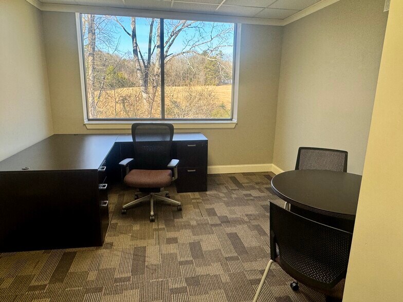 More Photos Of 6021 Wilkinson Blvd, Belmont Office Residential For Lease