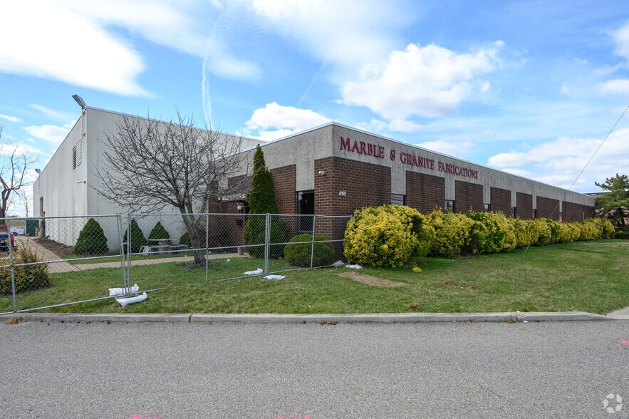 More Photos Of 890 Paterson Plank Rd, East Rutherford Manufacturing For Sale