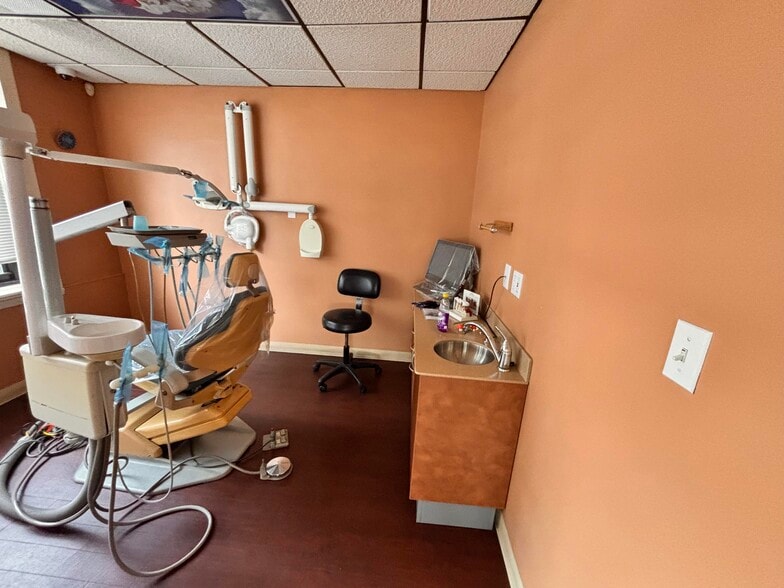 More Photos Of 4900-4902 Bergenline Ave, Union City Storefront Retail Office For Lease