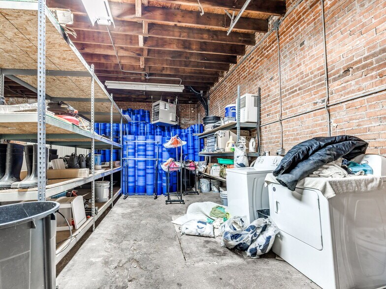 More Photos Of 212 W Main St, Shawnee Storefront Retail Office For Lease