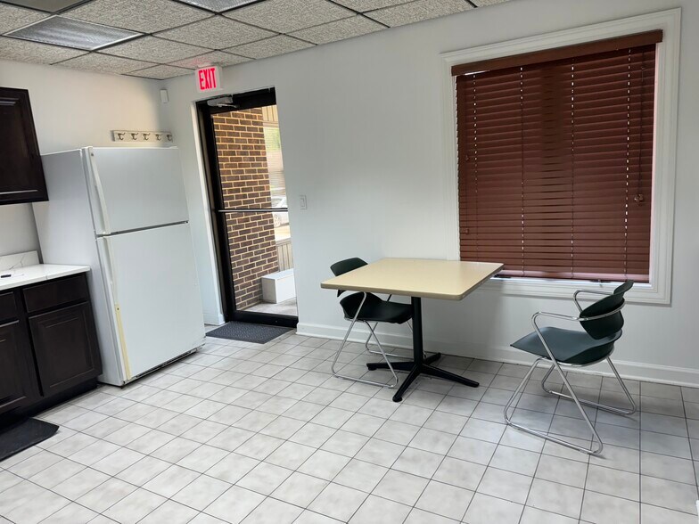More Photos Of 2028 Opitz Blvd, Woodbridge Medical For Lease