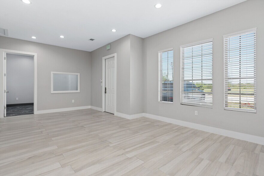 More Photos Of 8212 Liberty Grove Rd, Rowlett Medical For Sale