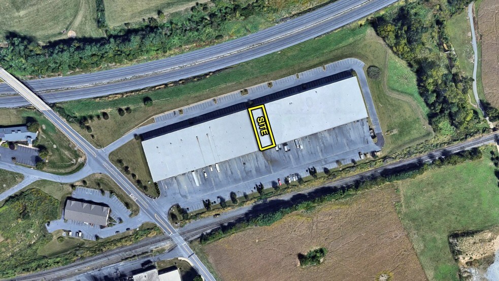 More Photos Of 499 Running Pump Rd, Lancaster Warehouse For Lease