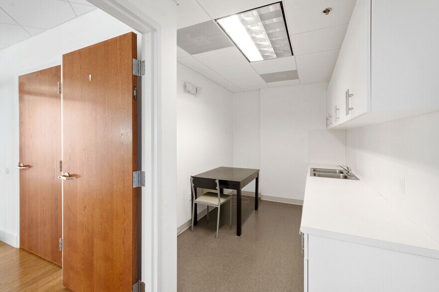 More Photos Of , North Miami Beach Office For Sale