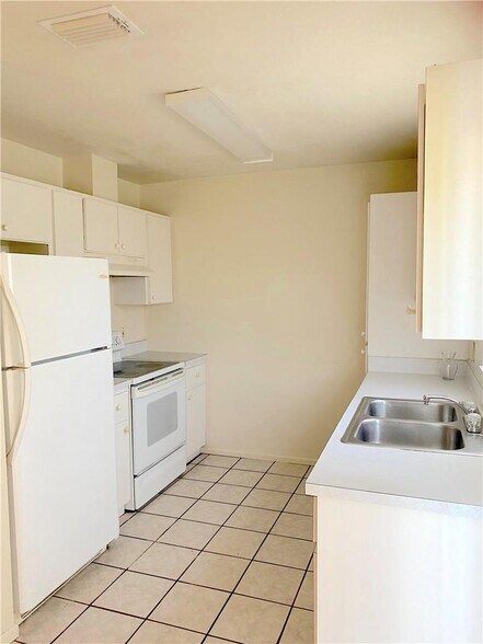 More Photos Of 403 Hancock Bridge Pkwy, Cape Coral Apartments For Sale
