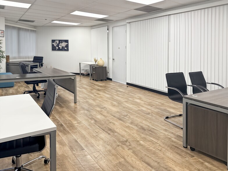 More Photos Of 901 W Civic Center Dr, Santa Ana Coworking Space