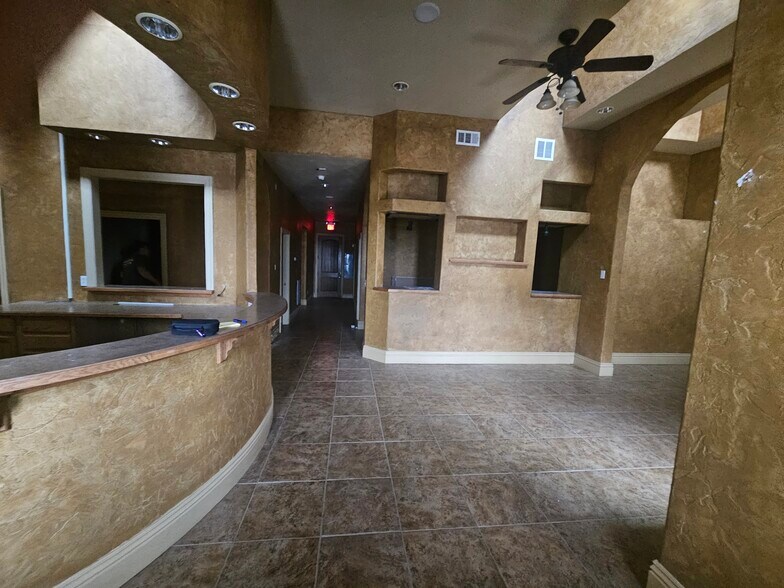 More Photos Of 89 Notch Shopping Center Ln, Branson West Freestanding For Lease