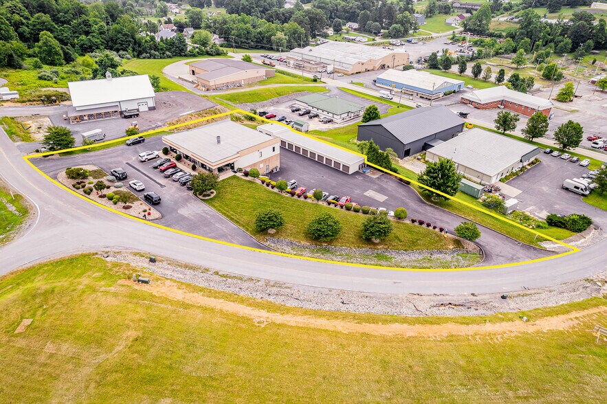 More Photos Of 2050 Winners Dr, Fairmont Auto Repair For Sale