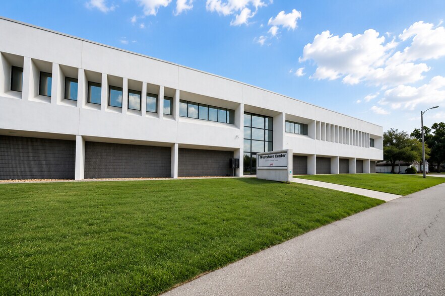 More Photos Of 3707 W Cherry St, Tampa Office For Sale