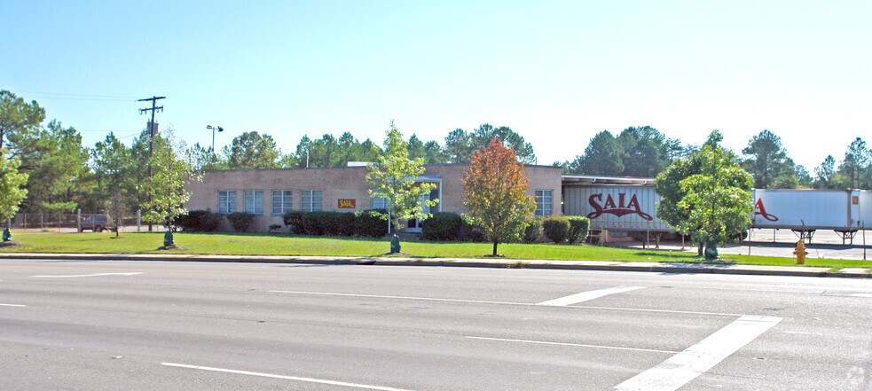 More Photos Of 2301 Airport Blvd, Cayce Truck Terminal For Lease