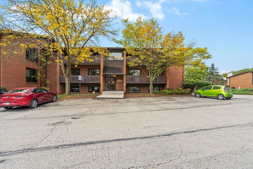 More Photos Of 200 McKnight Park Dr, Pittsburgh Office For Sale