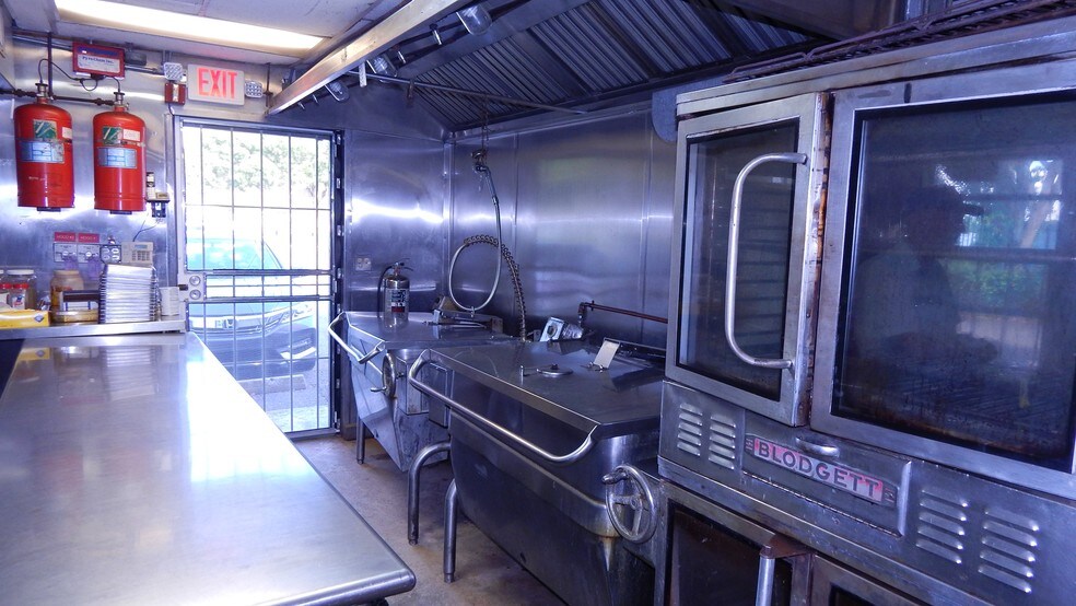 More Photos Of 8014-8090 W 21st Ct, Hialeah Warehouse For Sale