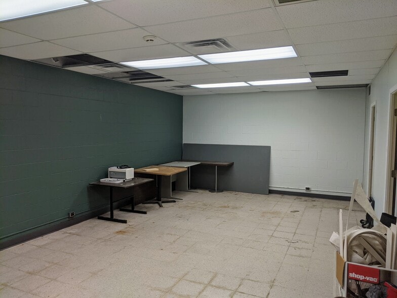 More Photos Of 437 Fern St, Jackson Office For Lease