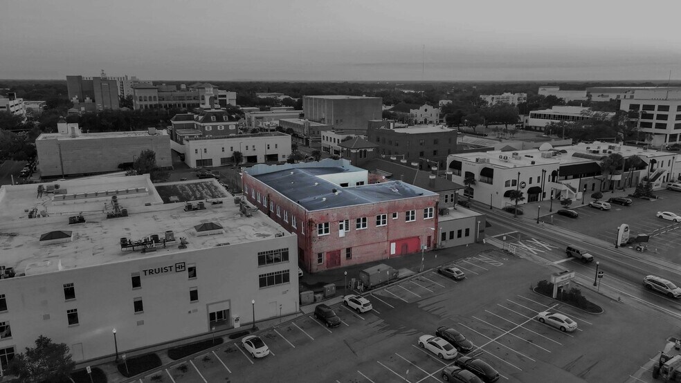 More Photos Of 104 E Main St, Lakeland Storefront Retail Office For Sale