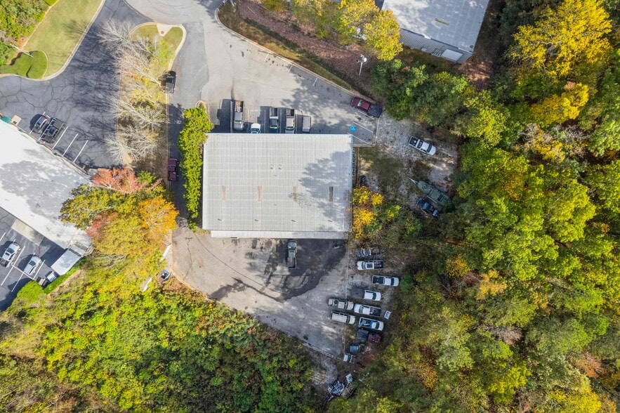 More Photos Of 1046 Parkway Ct, Buford Light Distribution For Lease