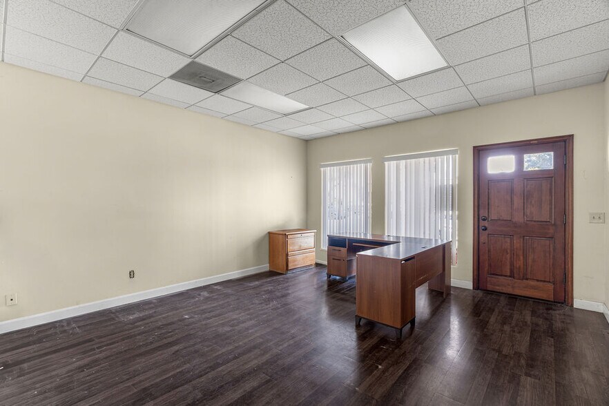 More Photos Of 8891 Watson St, Cypress Office For Sale
