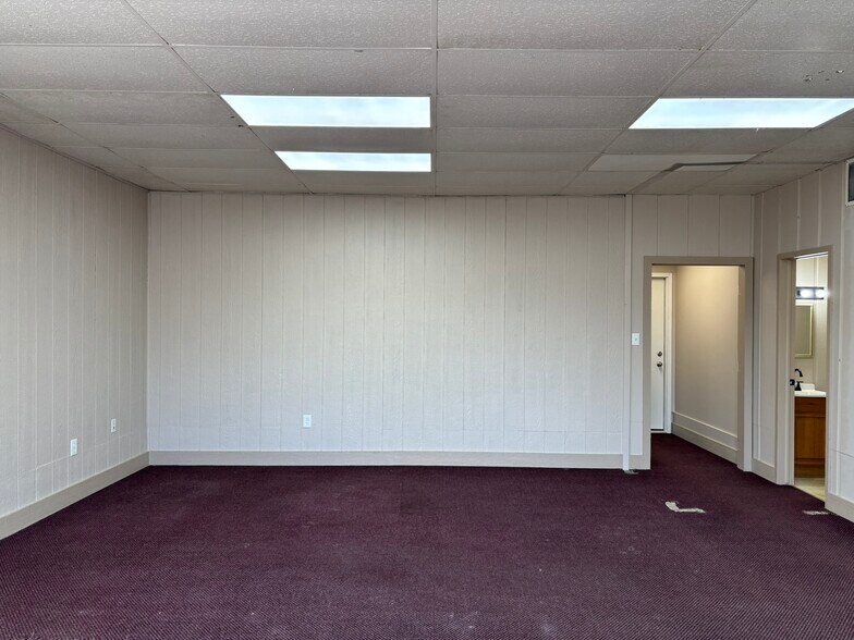 More Photos Of 1947 N Lapeer Rd, Lapeer Freestanding For Lease