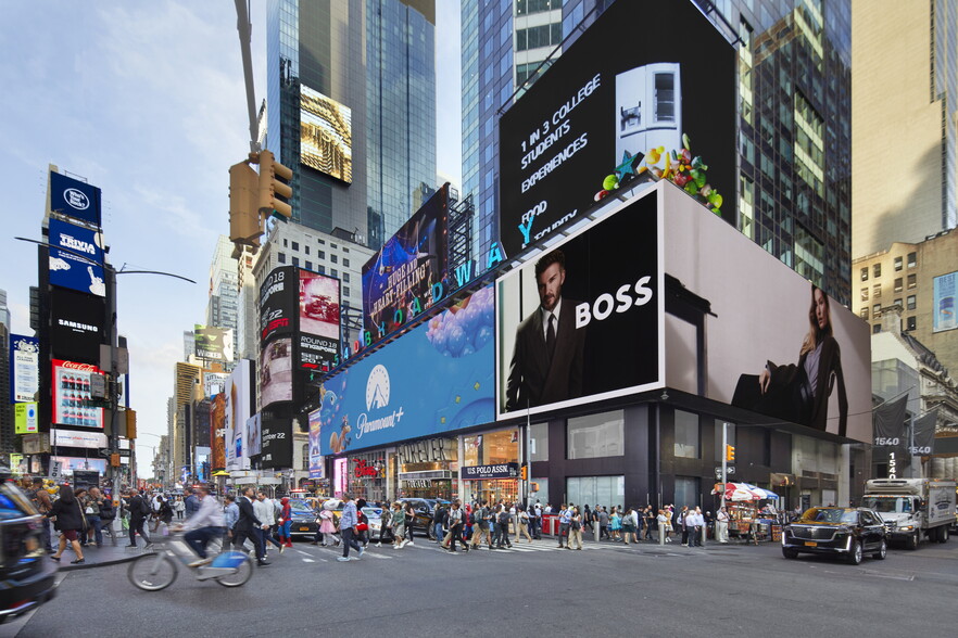 More Photos Of 1540 Broadway, New York Office For Lease