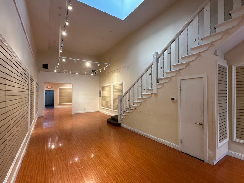 More Photos Of 532-536 Ramona St, Palo Alto Storefront For Lease