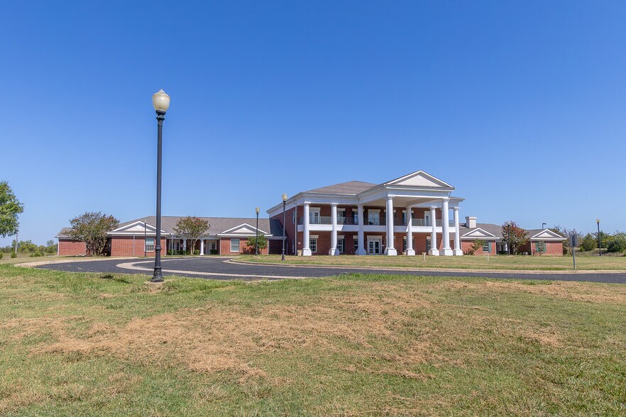 More Photos Of 2815 E Jackson St, Hugo Rehabilitation Center For Sale