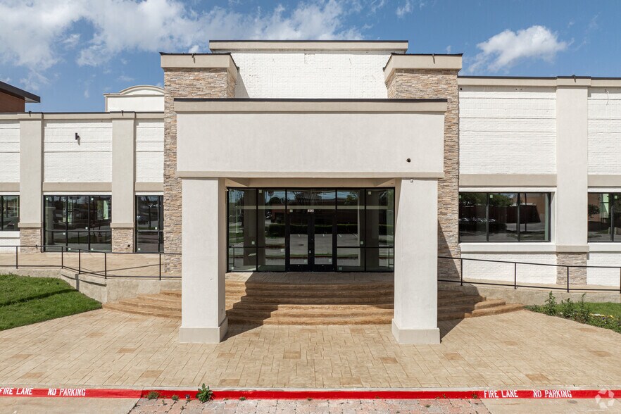 More Photos Of 18438 Dallas Pky, Dallas Unknown For Lease