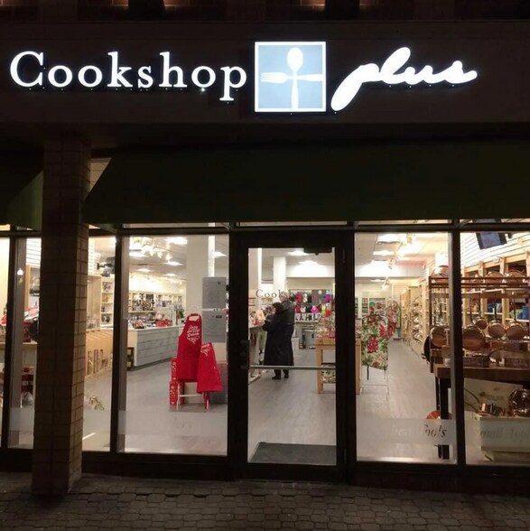 More Photos Of 52-60 LaSalle Rd, West Hartford Storefront Retail Office For Lease