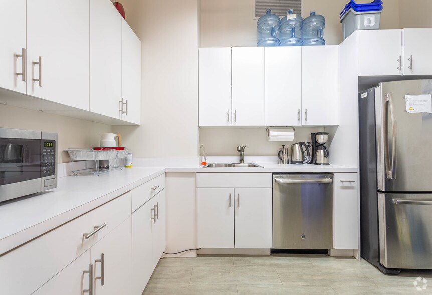 More Photos Of 55 Fifth Ave, New York Office For Lease