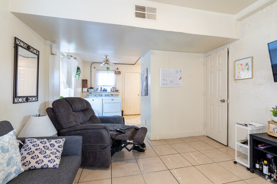 More Photos Of 4 College Ct, Louisville Multifamily For Sale