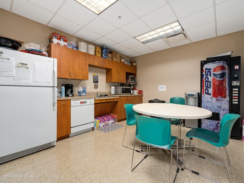 More Photos Of 400 S County Farm Rd, Wheaton Office For Sale