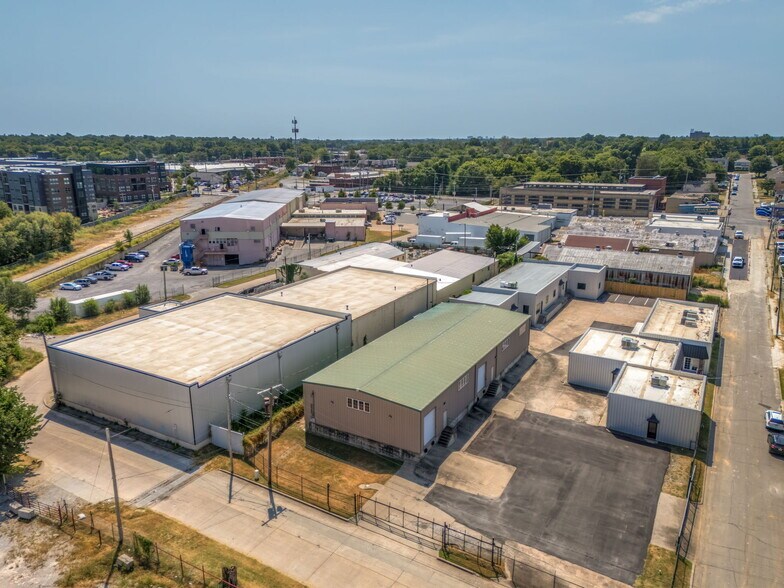 More Photos Of 807 S Xanthus Ave, Tulsa Warehouse For Lease