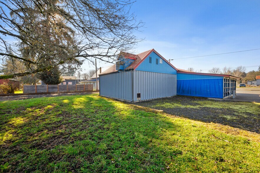 More Photos Of 212 NE D St, Willamina Food Processing For Sale