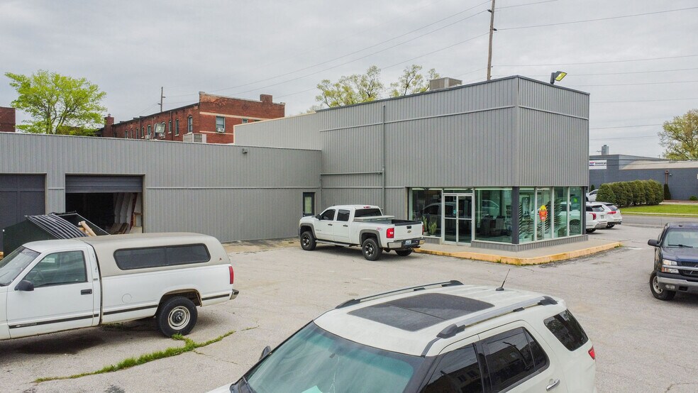 More Photos Of 901 Broadway St, Paducah Warehouse For Sale
