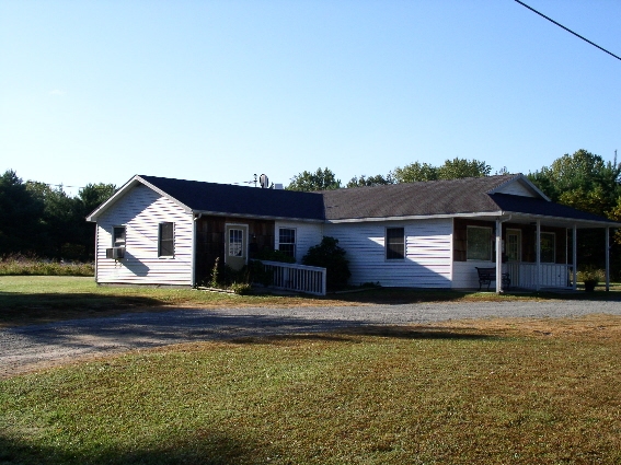 Primary Photo Of 18 Pine Cir, Burgess Office Residential For Sale