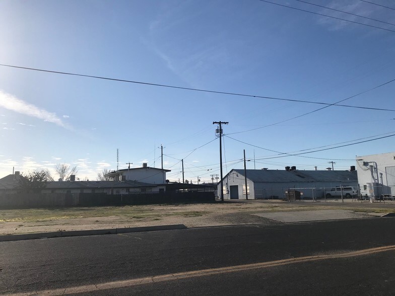 More Photos Of 320-324 N D St, Madera Land For Sale