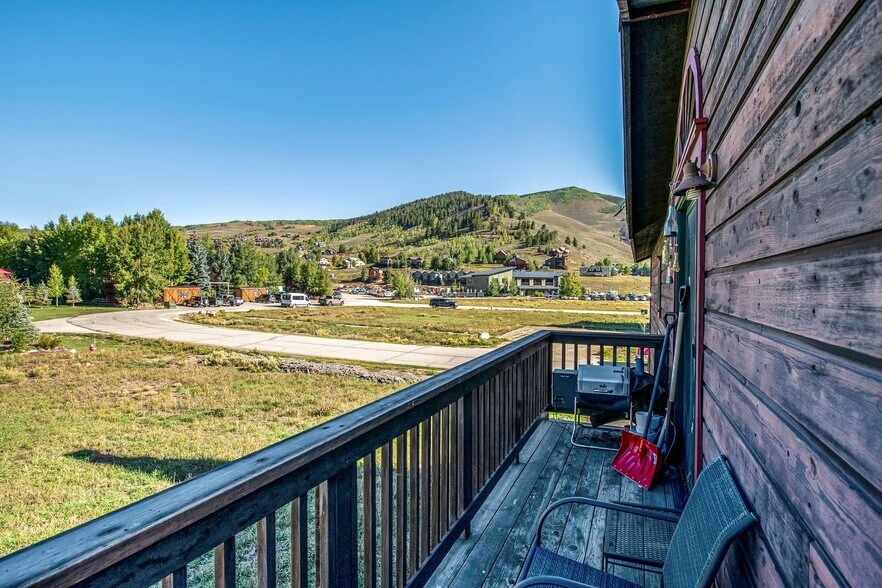 More Photos Of 81 Gillaspey Ave, Crested Butte General Retail For Sale
