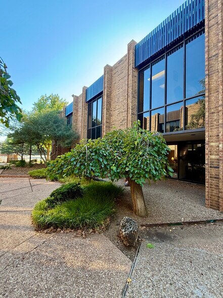 More Photos Of , Oklahoma City Office For Sale