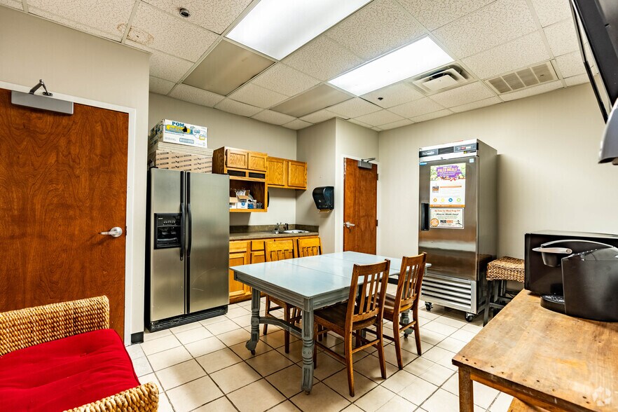 More Photos Of 5714 Edmondson Pike, Nashville Freestanding For Sale