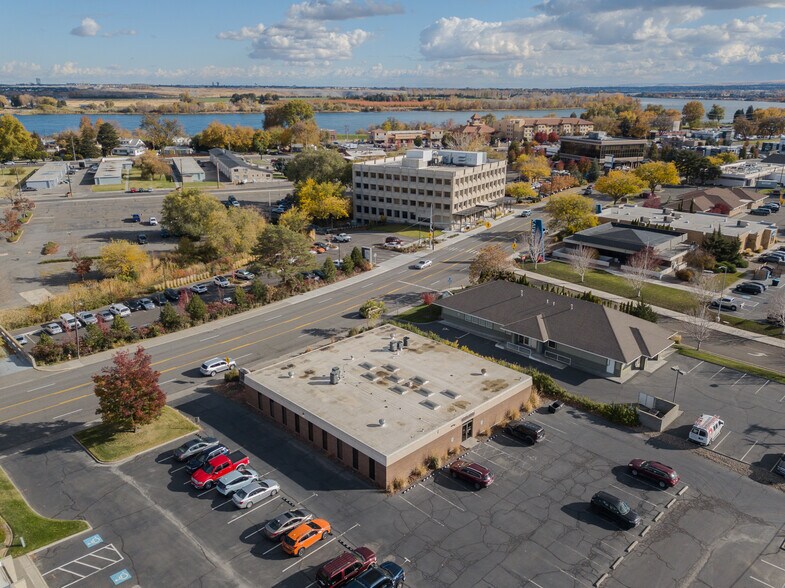 More Photos Of 1177 Jadwin Ave, Richland Office For Sale