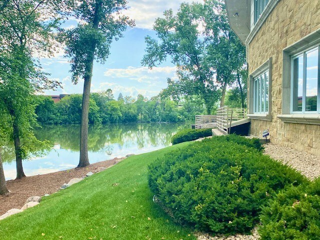 More Photos Of 12455 Ridgedale Dr, Minnetonka Office For Lease