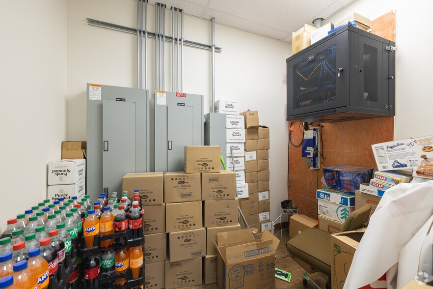 More Photos Of 4395 Business Dr, Cameron Park Self Storage For Sale