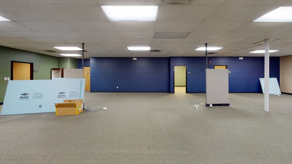 More Photos Of 950 Starvue Dr NW, Cleveland Office For Sale