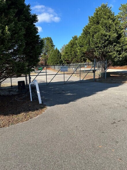 More Photos Of 11 Demedicis Blvd, Warrenville Warehouse For Lease