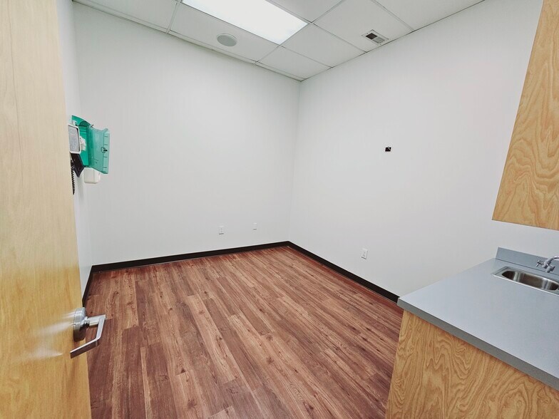 More Photos Of 3801-3807 Bergenline Ave, Union City Storefront Retail Office For Lease
