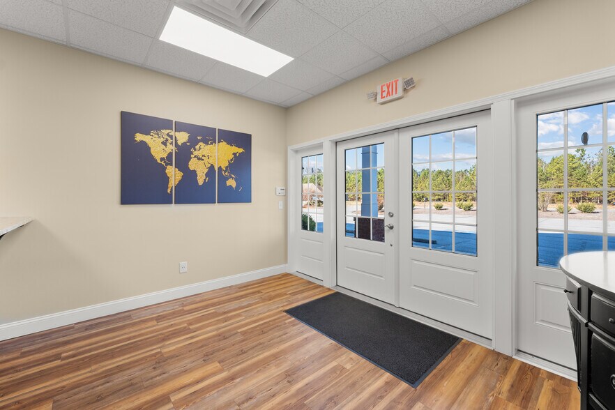 More Photos Of 121 Midway Dr, Cornelia Office For Sale