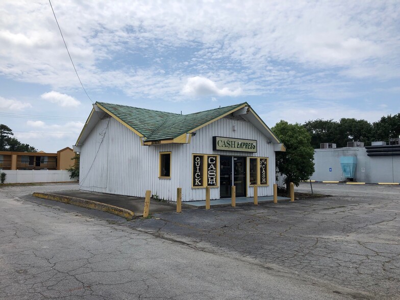 More Photos Of 7104 Abercorn St, Savannah Unknown For Lease