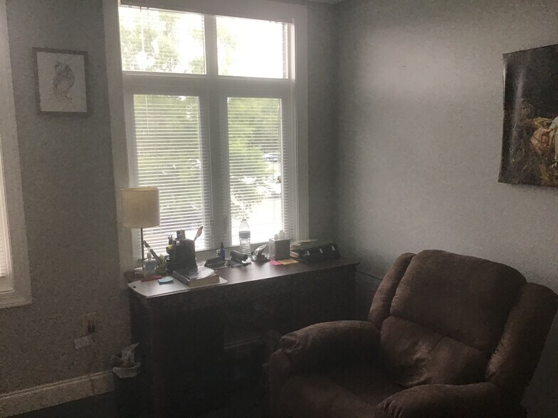 More Photos Of 5003 Southpark Dr, Durham Medical For Sale