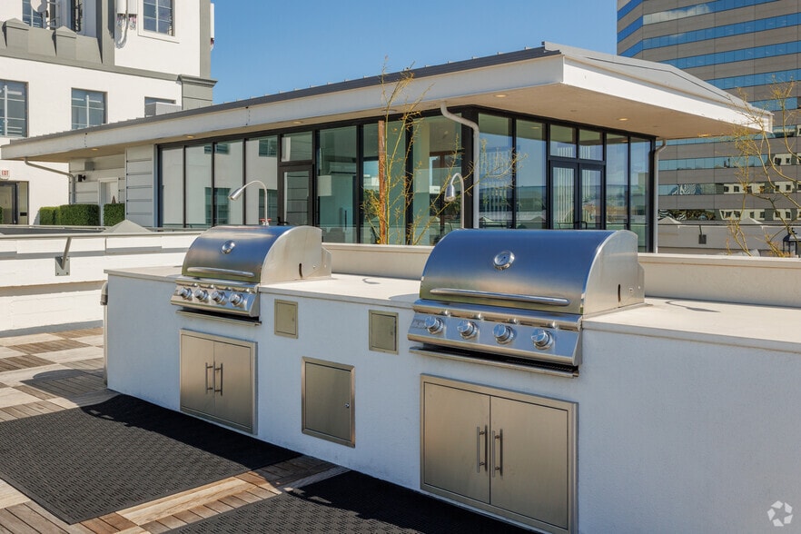 More Photos Of 110 W Ocean Blvd, Long Beach Apartments For Sale