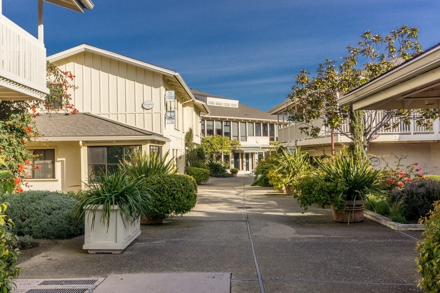 More Photos Of 99 Pacific St, Monterey Loft Creative Space For Lease