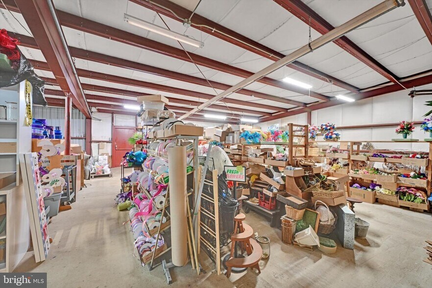 More Photos Of 501 W Washington Ave, Myerstown General Retail For Sale