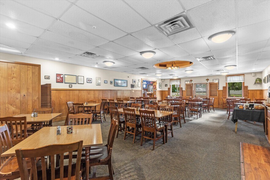 More Photos Of N8240 County Hwy E, Watertown Bar For Sale